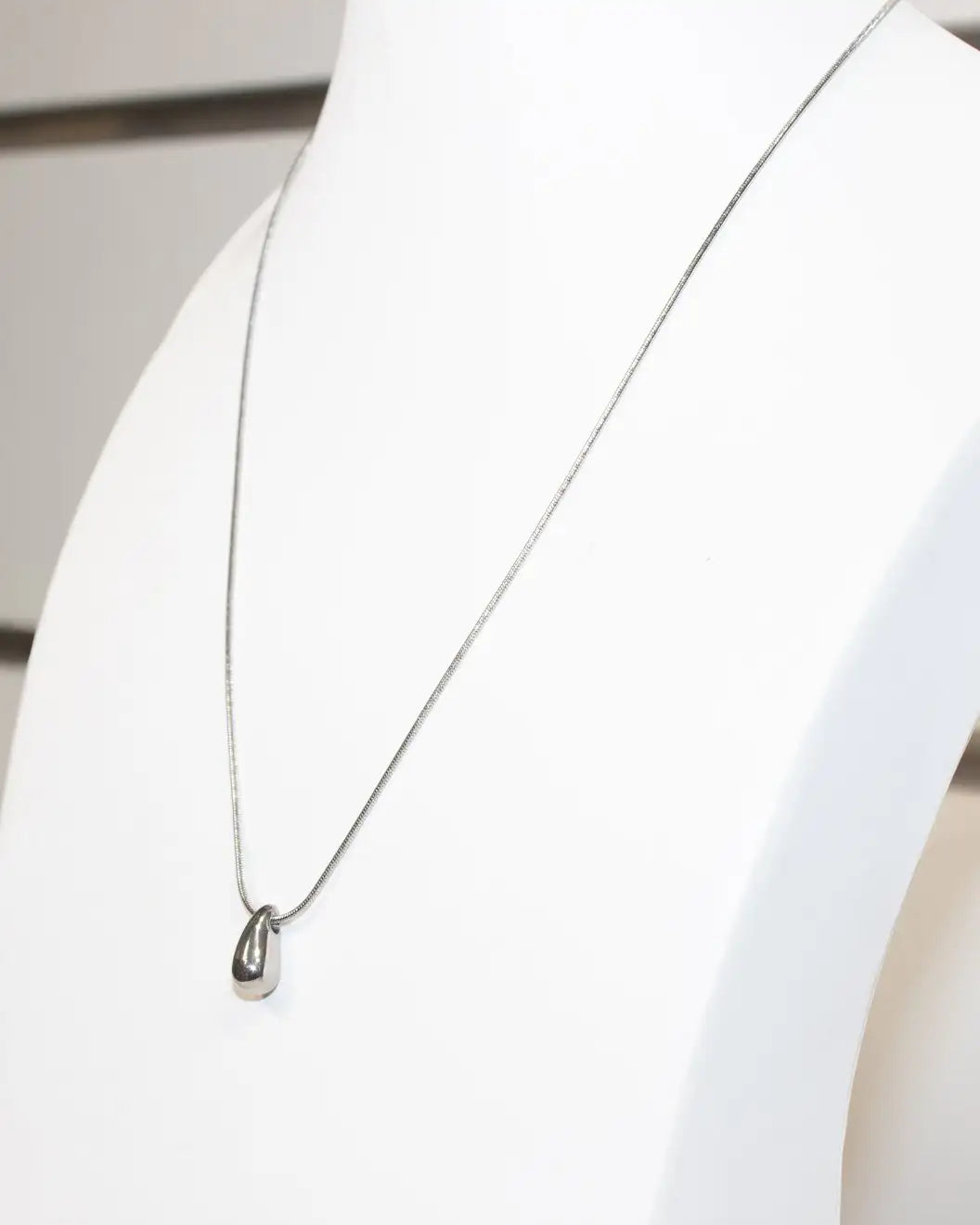 Collana goccia